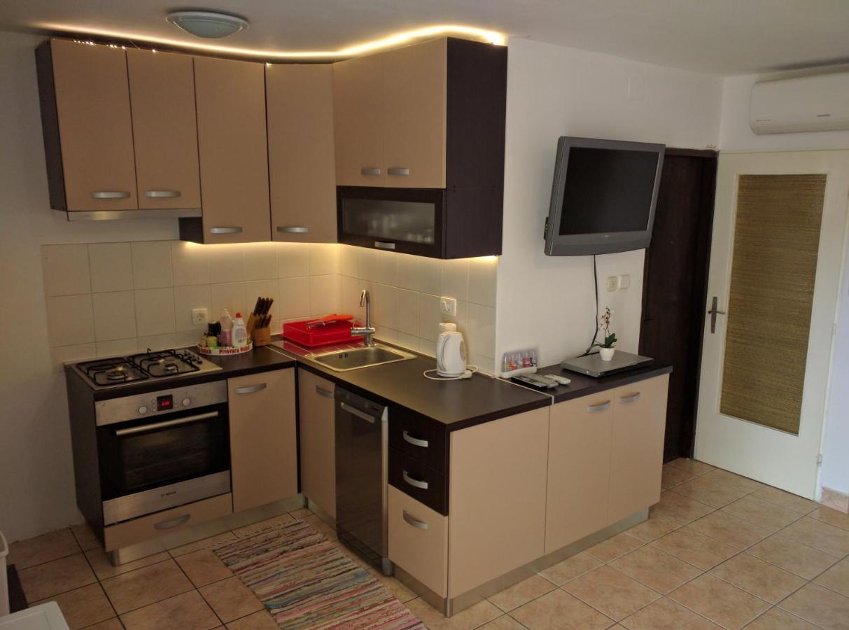 Sakoman Apartments Vir Exterior photo